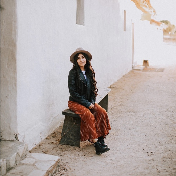 Meet your Posher, Esmeralda - Picture 4 of 4